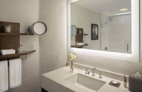 Financial District Casa | Explore San Francisco's Financial District From Our Room !
