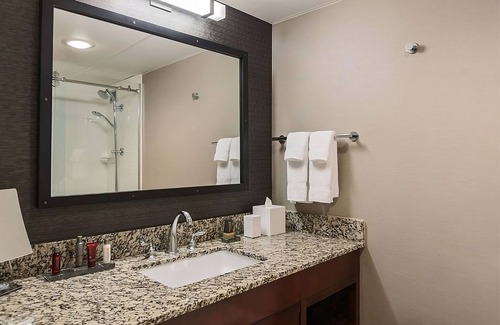 Nashville Hotel | Explore the Adventure Science Center! Pool, Parking & Airport Shuttle!