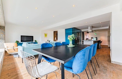 Zona Rosa Condominio | Explore Trendy Juarez Vibes, Shopping & Nightlife