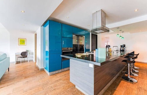 Zona Rosa Condominio | Explore Trendy Juarez Vibes, Shopping & Nightlife