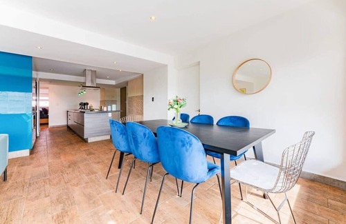 Zona Rosa Condominio | Explore Trendy Juarez Vibes, Shopping & Nightlife