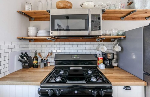 Chestnut Casa | Cerca de bares y restaurantes, UT, el centro y más. Nuevo, cómodo y fantástico