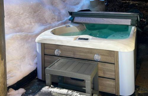 Alpine Meadows Casa | Explorer by AvantStay Close to Slopes Game Room Guest Suite Hot Tub
