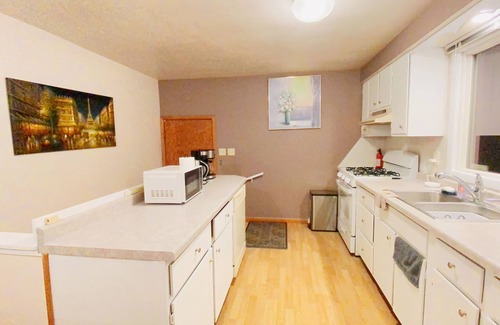 Stevens Point Casa | Express Gateway in Stevens Point with fully enclosed fence for backyard!