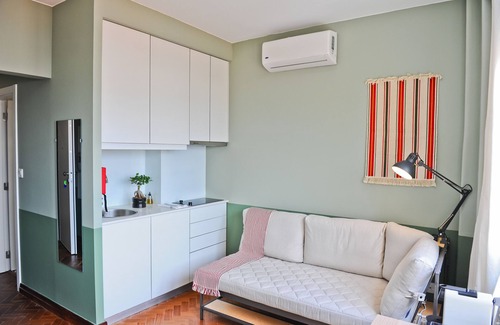 Santo Antonio Apartamento | Expresso Martinis in Lisbon by Misha's Place (4c(