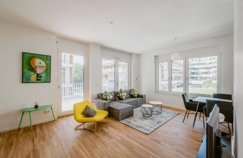 Boeblingen Apartamento | EXQUIS Luxus 2BR Apartment ETRO I Balcony I Family-friendly I Mercedes I Home Office