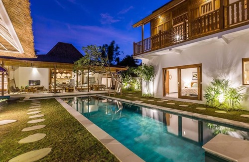 Petitenget Villa | Nueva Exquise Tropical Dream Villa en Oberoi, Seminyak.