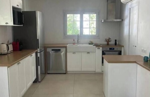Aix-en-Provence Apartamento | EXQUISITE VILLA WITH ENCHANTING GARDEN, MOMENTS AWAY FROM THE CITY CENTER