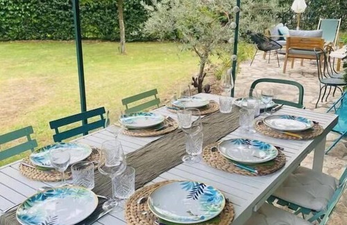 Aix-en-Provence Apartamento | EXQUISITE VILLA WITH ENCHANTING GARDEN, MOMENTS AWAY FROM THE CITY CENTER