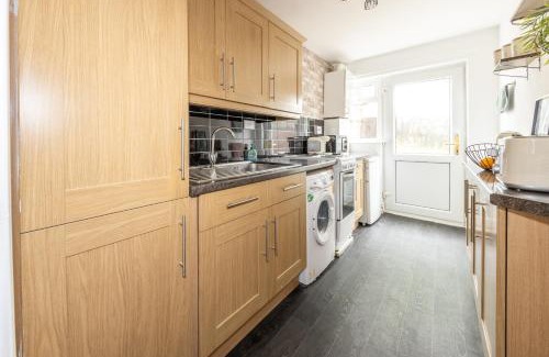 Luton Apartamento | Exquisite 1 bedroom home with free parking