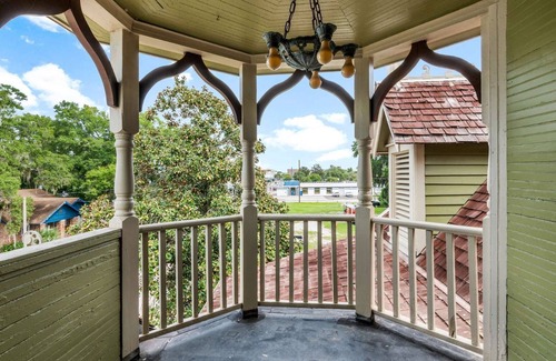 Lake City Casa | Exquisite 125 Year Old Queen Anne Historical House - 2nd Floor - 4 Room Unit