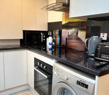 Lacey Green Casa | Exquisite 2 Bedroom Fully Furnished Annex