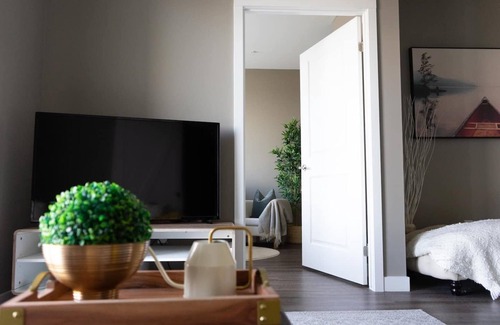 Kitchener Condominio | Exquisite 2 Bedrooms /2 Bathrooms Condos