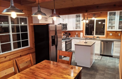 Lake Arrowhead Casa | Exquisito Mountain Home zona de Lake con jacuzzi al aire libre bajo las estrellas