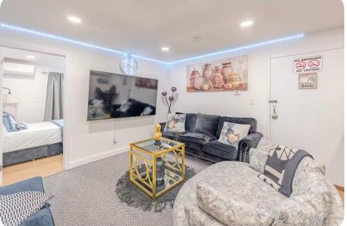 Newark Apartamento | Exquisite 3 Bedrooms
