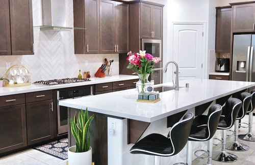 Antelope Casa | Exquisite 5-Bed 3-Bath w/Gym, Office, EV, Smoker