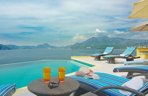 La Punta Villa | Exquisite 6 bedrooms fully staffed in exclusive gated community / private beach