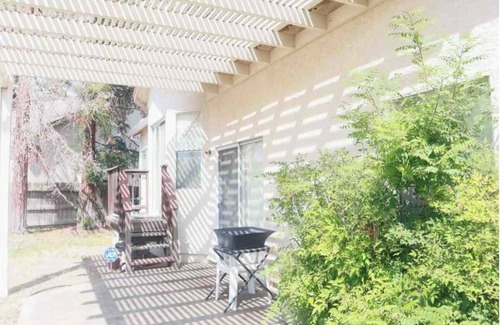 Antelope Casa | Exquisite Antelope-Indian themed residence is situated in Sacramento, Ca.