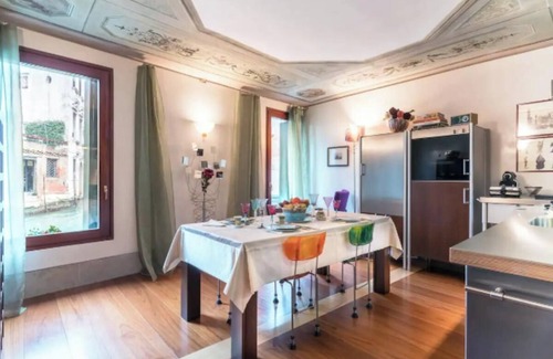 Castello Apartamento | Exquisite Canal-View Luxury Apartment in Venice with Designer Interiors