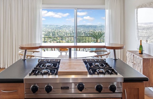 Greenbriar Casa | Exquisite City Views