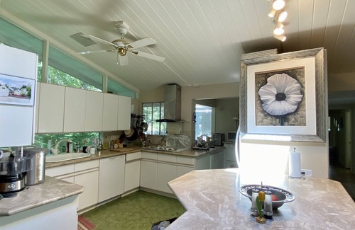 Natick Casa | Exquisite Contemporary Home Overlooking Woods