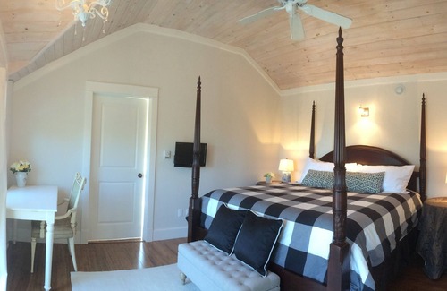 Chester Casa | DISEÑADOR EXQUISITO CHESTER VILLAGE CLASSIC! 5Bdm 2Bath