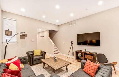 North Philadelphia West Casa | Exquisite Downtown 5B/3.5B w/Patio!