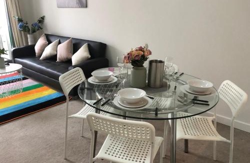 Lane Cove North Apartamento | Exquisite Family Home +Parking, Close to CBD