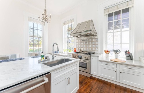 Historic Downtown Savannah Casa | Exquisite Historic Mansion on Beautiful Pulaski Square by Lucky Savannah