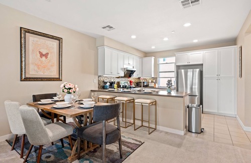 Glendora Condominio | Exquisite home/4BD/5 Beds/Quiet