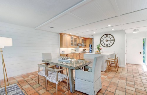 Fernandina Beach Condominio | Exquisite Lagoon Villa Only 8-Minute Walk To Beach!