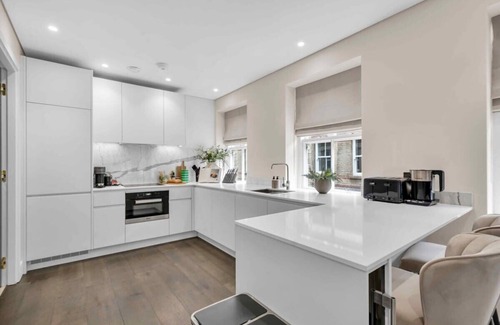 The City of London Apartamento | Exquisite luxury apartment with private lift