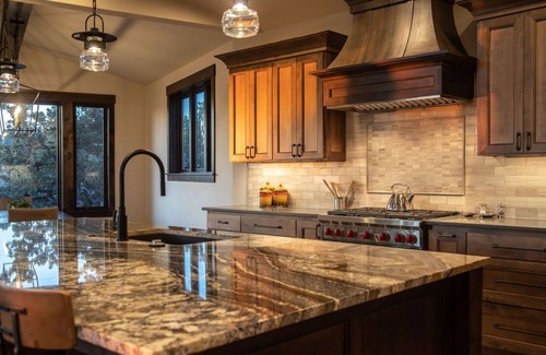Powell Butte Casa | Exquisite Luxury Home with Panoramic Mountain Views & First-Class Amenities