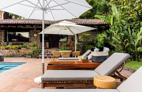 Santa Maria Pipioltepec Casa | Lujoso Rancho en Valle de Bravo rodeado de vegetación y belleza natural.