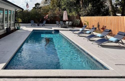 Lake Underhill Casa | Exquisite Luxury Villa with Pool in Prime Location