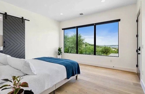 Jonestown Casa | Exquisite modern house overlooking Lake Travis
