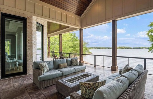 Westport Casa | Exquisite New build on LN with over 295 ft of water frontage on a private street