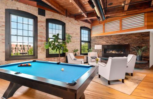 Traverse City Apartamento | Exquisite One-of-a-Kind 3BDR Penthouse Condo in Downtown TC