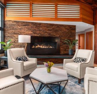 Traverse City Apartamento | Exquisite One-of-a-Kind 3BDR Penthouse Condo in Downtown TC