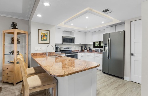 Punta Rassa Condominio | Exquisite Paradise with Amazing Oceanfront Views