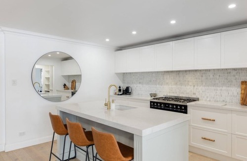 East Toowoomba Casa | Exquisite, Stunning & Central! CDB Fringe Cottage!