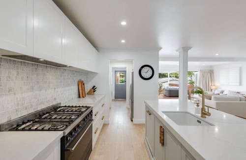 East Toowoomba Casa | Exquisite, Stunning & Central! CDB Fringe Cottage!