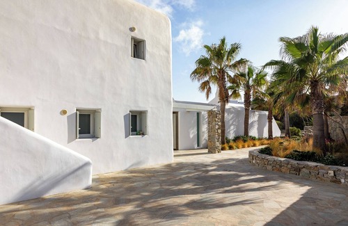 Ornos Villa | Exquisite villa in beautiful Mykonos at the most exclusive spot of the island