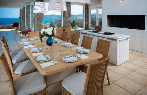 Kalafatis Villa | ¡Exquisita "Villa Luna" con piscina y jacuzzi cerca de la increíble playa de Lia!