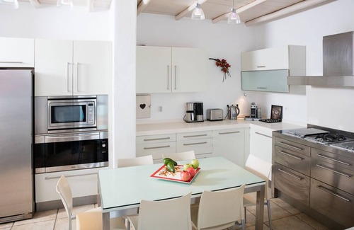 Kalafatis Villa | ¡Exquisita "Villa Luna" con piscina y jacuzzi cerca de la increíble playa de Lia!