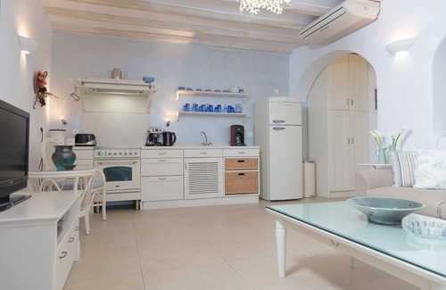 Kalafatis Villa | ¡Exquisita "Villa Luna" con piscina y jacuzzi cerca de la increíble playa de Lia!
