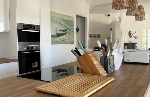 Paros Villa | Exquisita villa con piscina en un lugar aislado con la ciudad y playa cercana, Servicio