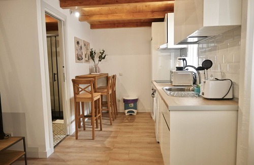 San Diego Apartamento | Exquisito Estudio con Cama en Mezanine y Encantador Patio Compartido MPE35B