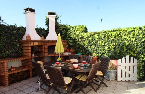 Barril de Baixo Casa | Extended family having a good time house.