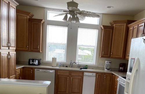 Oceanmarsh Subdivision Casa | Extended Golf cart! Elevator! Amazing Views! Pets! Accessible! 4 decks!